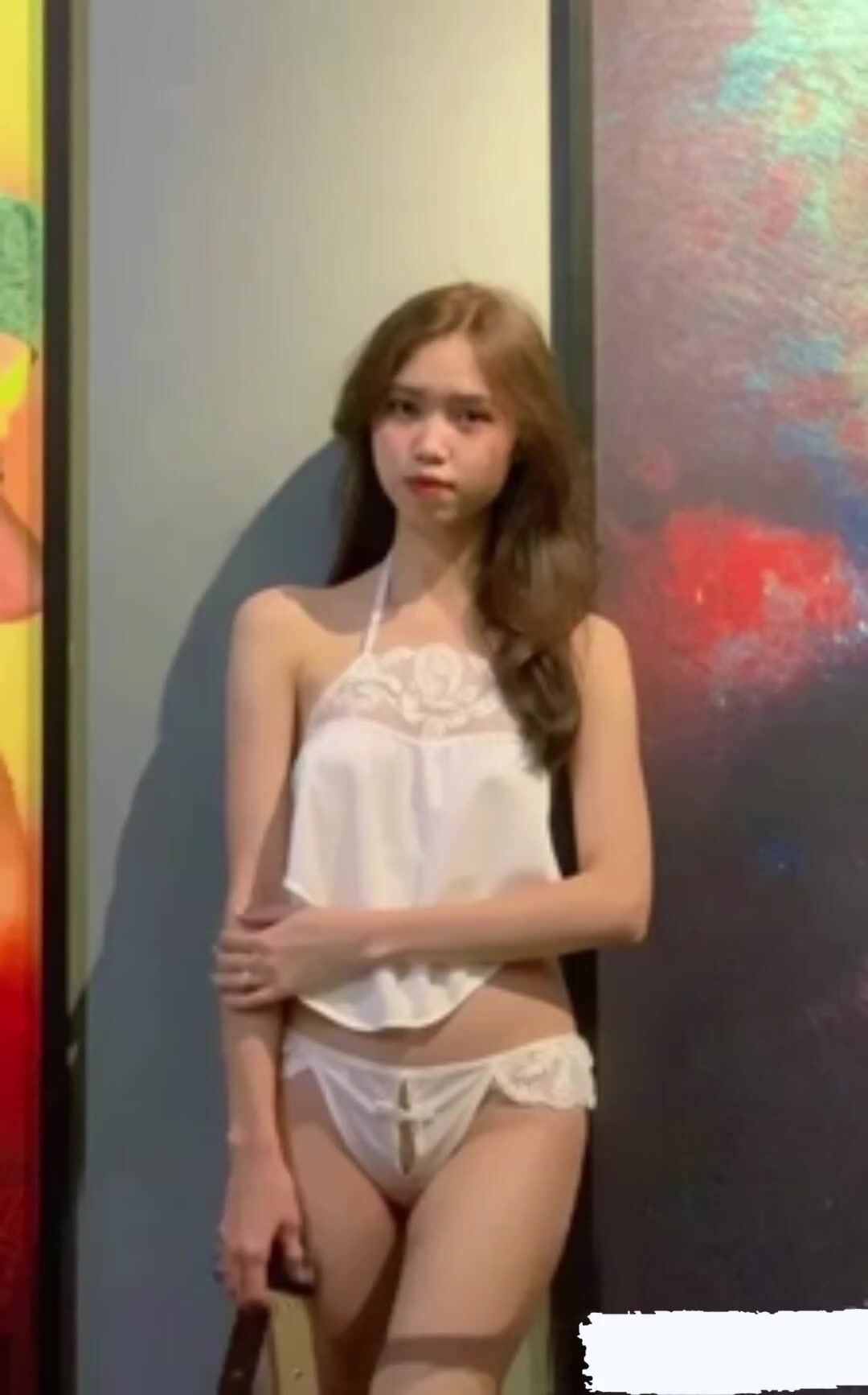 Cu cong làm con ghệ liếm mỏi mồm