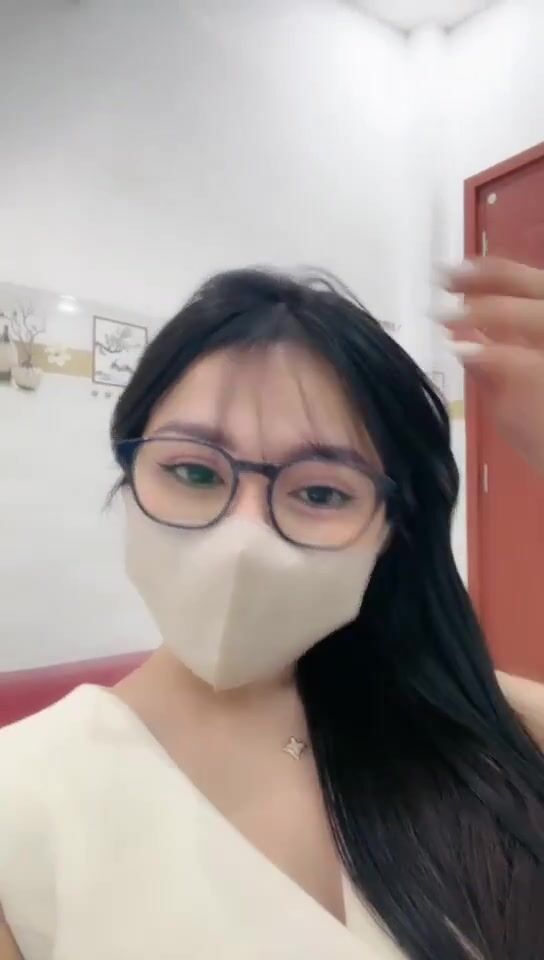 lan anh sinh viên năm 3 khởi nghiệp bằng nghề bán thân 2