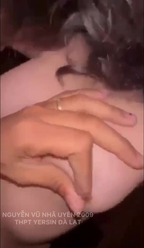 Clip sex NGUYỄN VŨ NHÃ UYÊN, sinh năm 2009 tại Đà Lạt