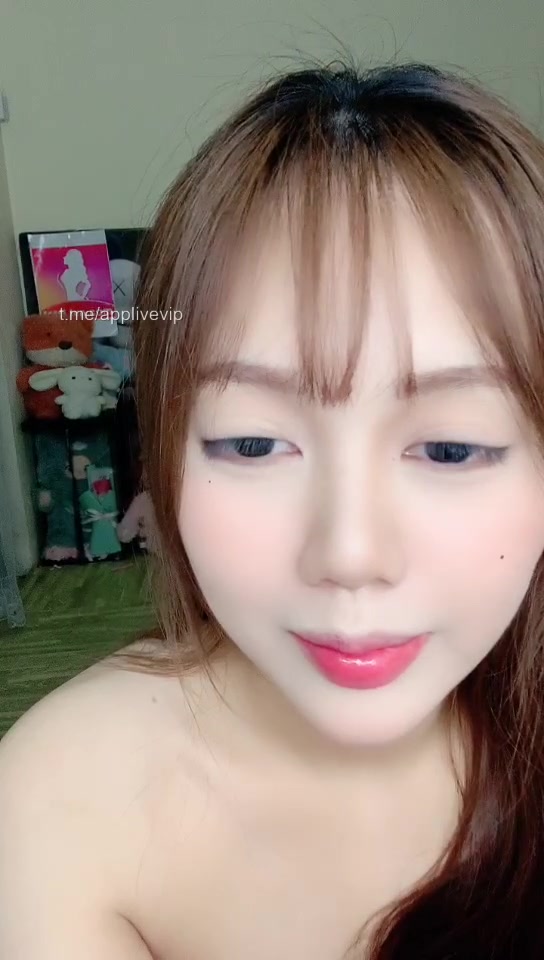 Bé_Ily 18 tuổi khao khát trở thành thần tượng