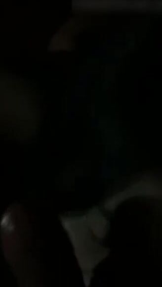 mấy bé mới lớn dễ dụ thật gạ tý là cho hết