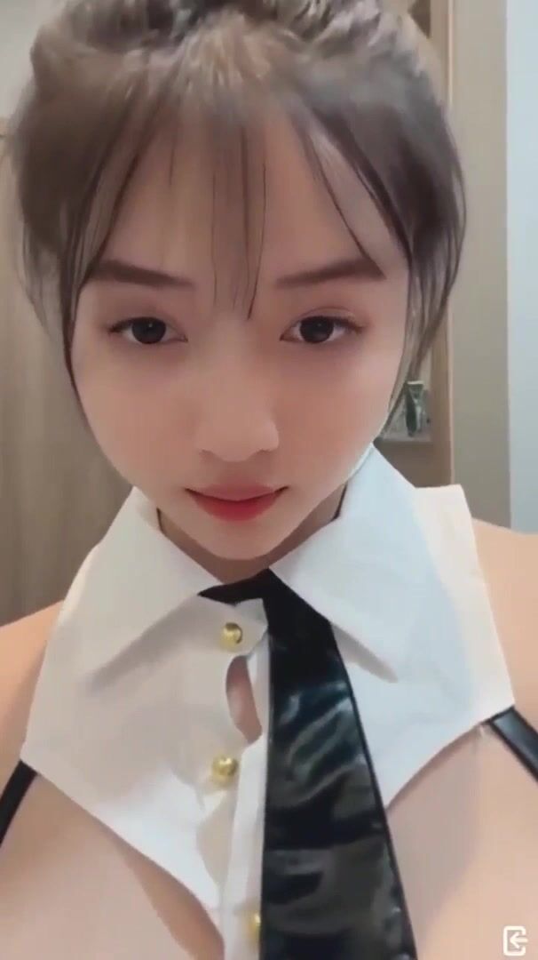 Bé Thỏ dâm đãng nứng lồn phần 1