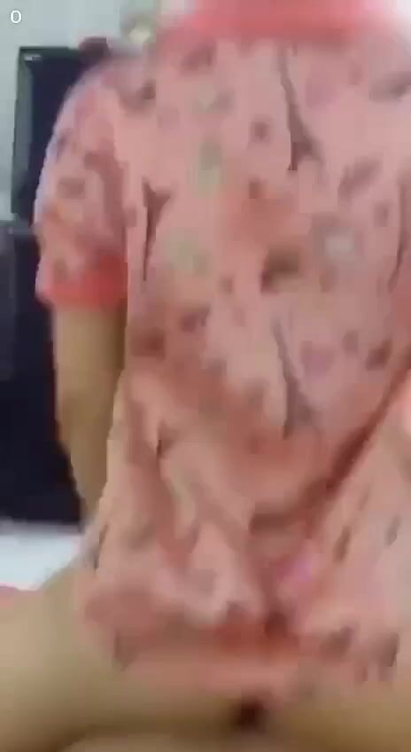 Áo hồng nhún cùng anh người yêu
