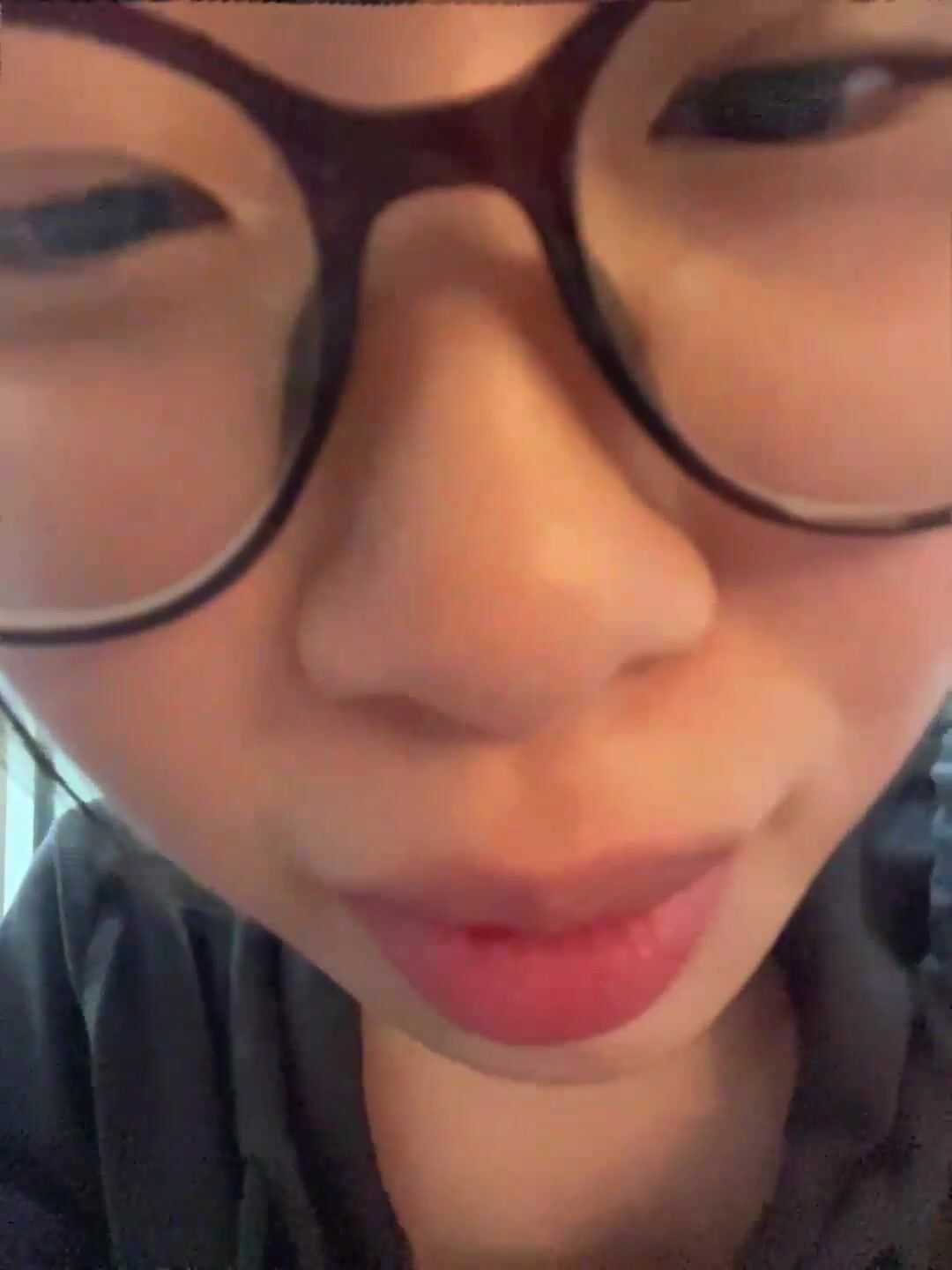 Em Thực tập Sinh Chubby, Ở Văn Phòng Lén Vạch Vú to Thủ dâm Public live sex